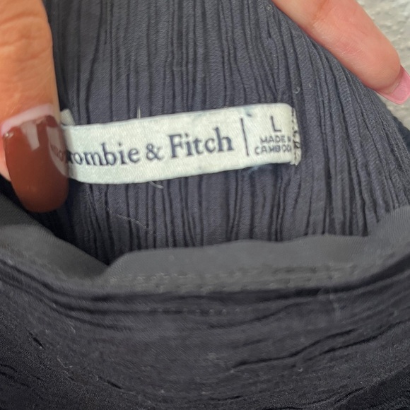Abercrombie & Fitch - Crinkle Textured Maxi Dress in Black - Size L - Picture 5 of 7